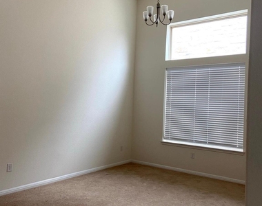 2918 Zelma Dr - Photo Thumbnail 10