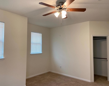 2918 Zelma Dr - Photo Thumbnail 15