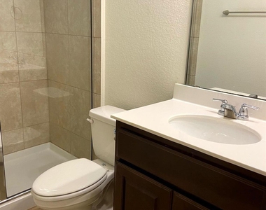 2918 Zelma Dr - Photo Thumbnail 12