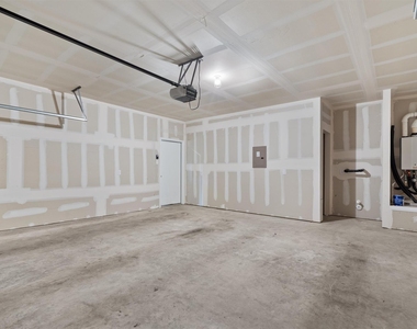493 Apache Plum Dr - Photo Thumbnail 24