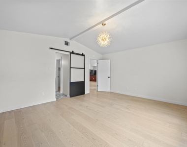 8708 Huebinger Pass - Photo Thumbnail 16