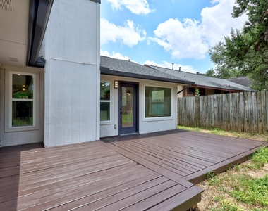 8708 Huebinger Pass - Photo Thumbnail 26