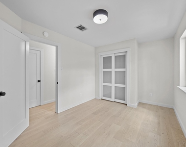 8708 Huebinger Pass - Photo Thumbnail 24