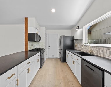 8708 Huebinger Pass - Photo Thumbnail 10