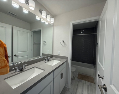 437 Leeward Pass - Photo Thumbnail 21