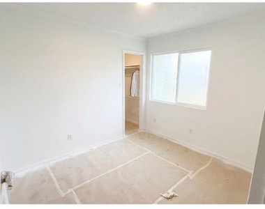 9515 Aberdeen Way - Photo Thumbnail 2