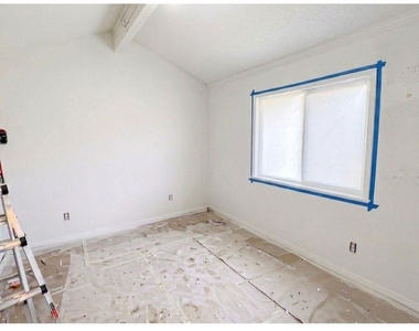 9515 Aberdeen Way - Photo Thumbnail 3