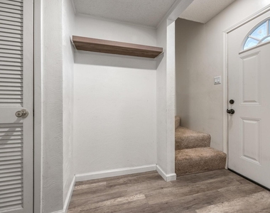 27 Marina Cir - Photo Thumbnail 2