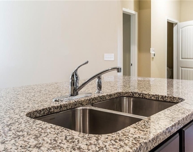 6521 Ranchito Dr - Photo Thumbnail 8