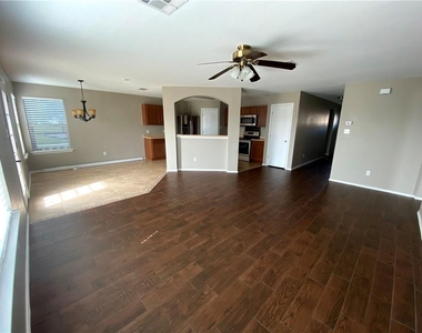 12817 Chime Dr - Photo Thumbnail 3