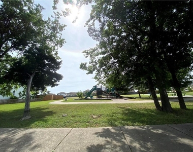 12817 Chime Dr - Photo Thumbnail 8