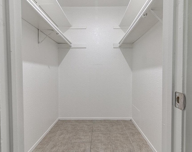 805 Sirocco Dr - Photo Thumbnail 15