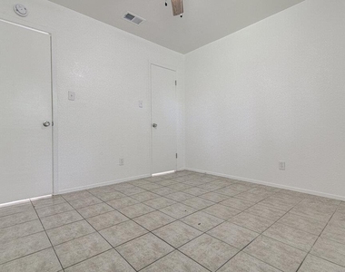 805 Sirocco Dr - Photo Thumbnail 10