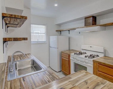 805 Sirocco Dr - Photo Thumbnail 3