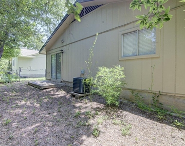 805 Sirocco Dr - Photo Thumbnail 17
