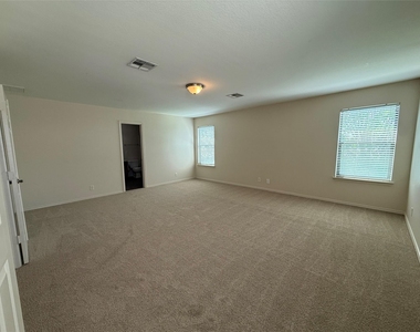 640 New Country Rd - Photo Thumbnail 8