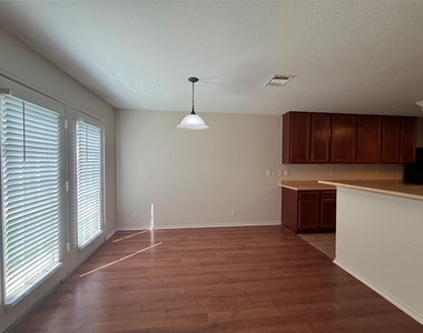 640 New Country Rd - Photo Thumbnail 6