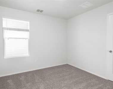 133 Varner Way - Photo Thumbnail 8