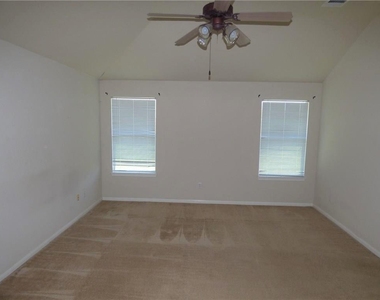 1600 Melissa Oaks Ln Ln - Photo Thumbnail 13