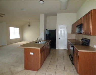 1600 Melissa Oaks Ln Ln - Photo Thumbnail 9