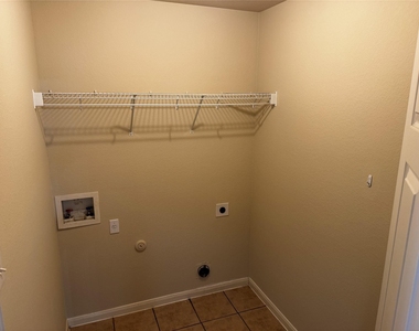 1600 Melissa Oaks Ln Ln - Photo Thumbnail 20