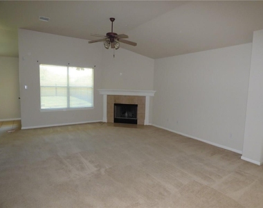 1600 Melissa Oaks Ln Ln - Photo Thumbnail 5