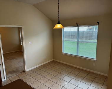 1600 Melissa Oaks Ln Ln - Photo Thumbnail 12