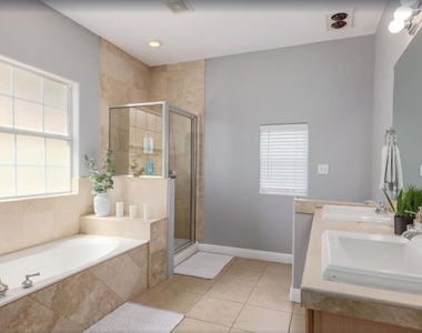 901 W Mary St - Photo Thumbnail 10