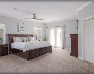 901 W Mary St - Photo Thumbnail 7