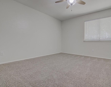 5301 Indio Cir - Photo Thumbnail 10