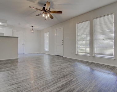 5301 Indio Cir - Photo Thumbnail 4