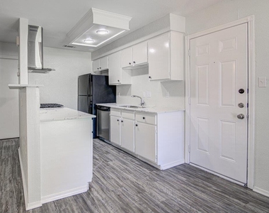 5301 Indio Cir - Photo Thumbnail 6