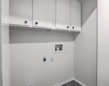 5301 Indio Cir - Photo Thumbnail 9