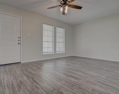 5301 Indio Cir - Photo Thumbnail 2