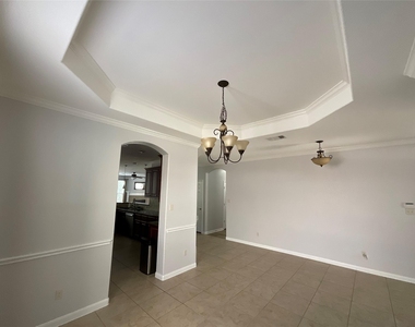 212 Choke Canyon Ln - Photo Thumbnail 4