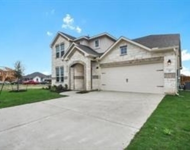 817 Paper Daisy Path - Photo Thumbnail 2