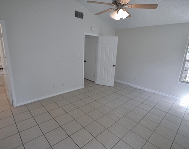 8809 Piney Pt - Photo Thumbnail 8