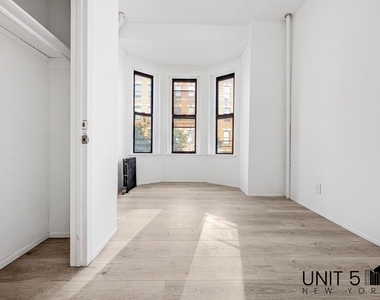 182 Havemeyer Street - Photo Thumbnail 6