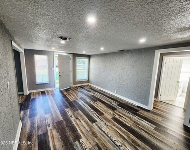 3238 Townsend Boulevard - Photo Thumbnail 1