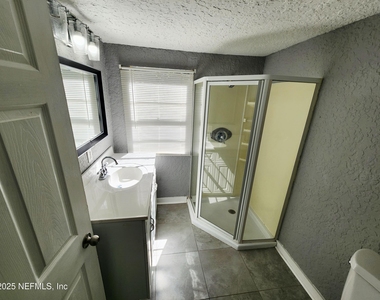 3238 Townsend Boulevard - Photo Thumbnail 7