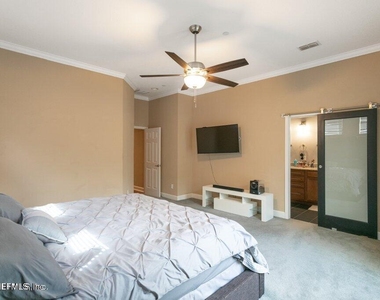 6217 Eclipse Circle - Photo Thumbnail 8