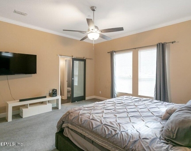 6217 Eclipse Circle - Photo Thumbnail 9