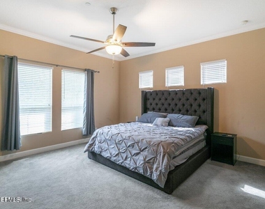 6217 Eclipse Circle - Photo Thumbnail 10