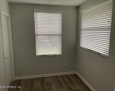 3677 Walsh Street - Photo Thumbnail 10