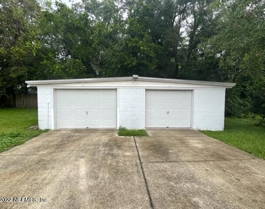 3677 Walsh Street - Photo Thumbnail 19