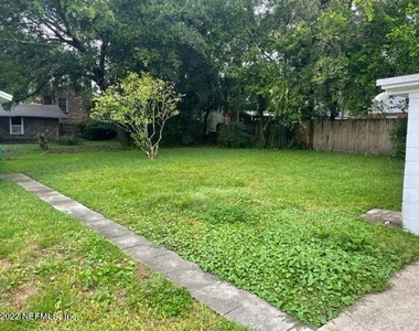 3677 Walsh Street - Photo Thumbnail 21