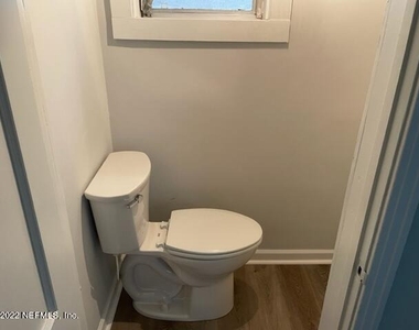 3677 Walsh Street - Photo Thumbnail 15
