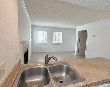 100 Fairway Park Boulevard - Photo Thumbnail 5