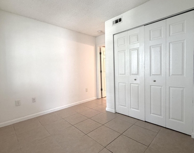 100 Fairway Park Boulevard - Photo Thumbnail 8