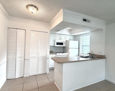 100 Fairway Park Boulevard - Photo Thumbnail 6